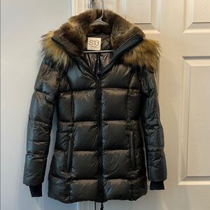 Women's S13 Dark Green Puffer Jacket with Fur Trim detachable hood